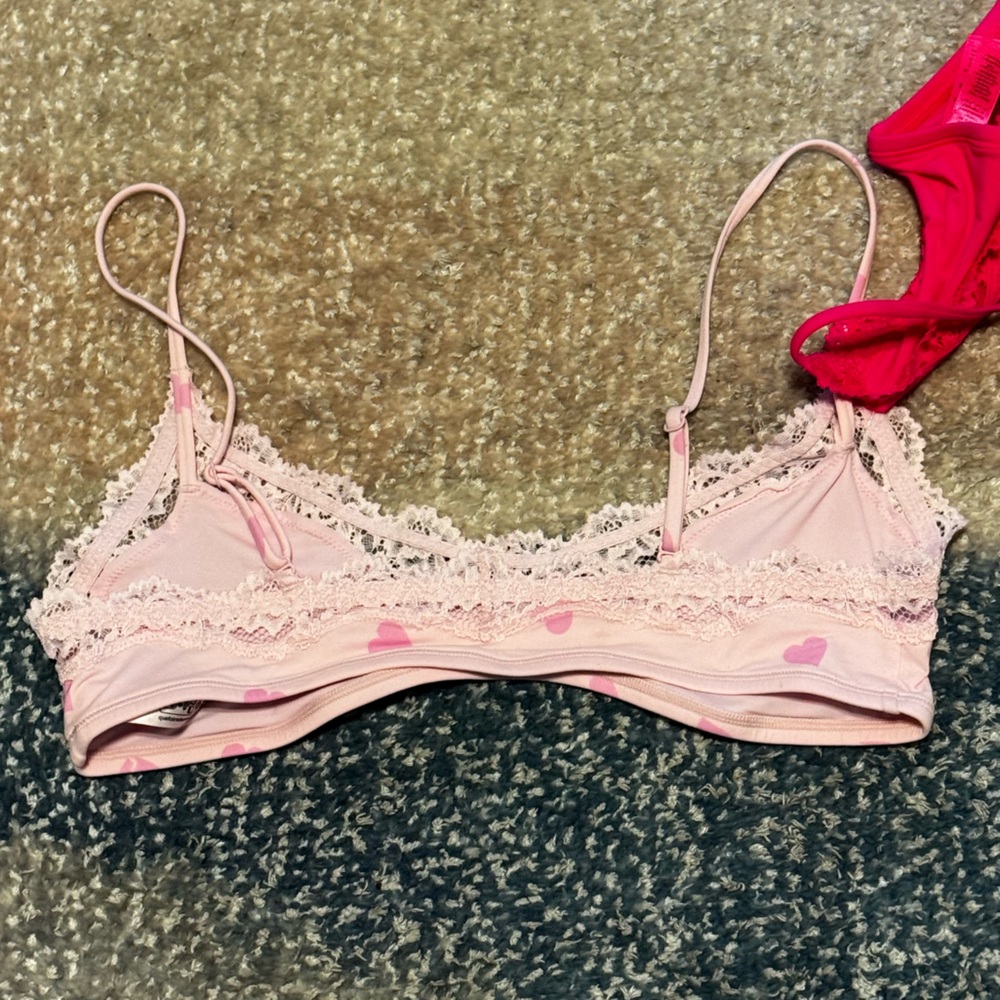 NEW SKIMS Fits Everybody Lace Scoop Bralettes in Flamingo & Heart Print - Picture 5 of 6